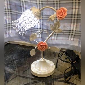 Floral Crystal Table Lamp with Pink Roses 🌹